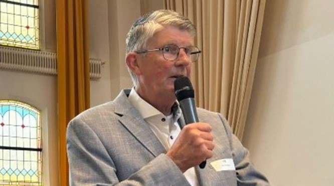 Samen in beweging naar community governance: keynote-speech van Dick den Bakker